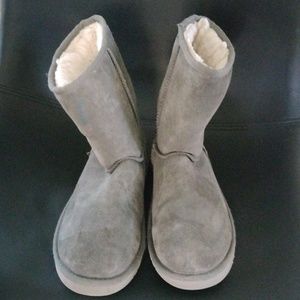 KOOLABURRA BY UGG short boots size 7